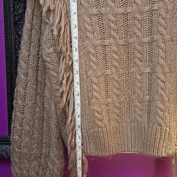 Altered State Brown Cable Knit Fringe Sweater. Size Small - Picture 6 of 8